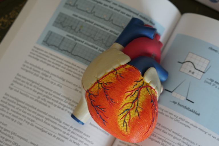 Tot mai mulţi pacienţi cu complicaţii pulmonare şi cardiovasculare post-COVID vin spre spitale pentru ajutor