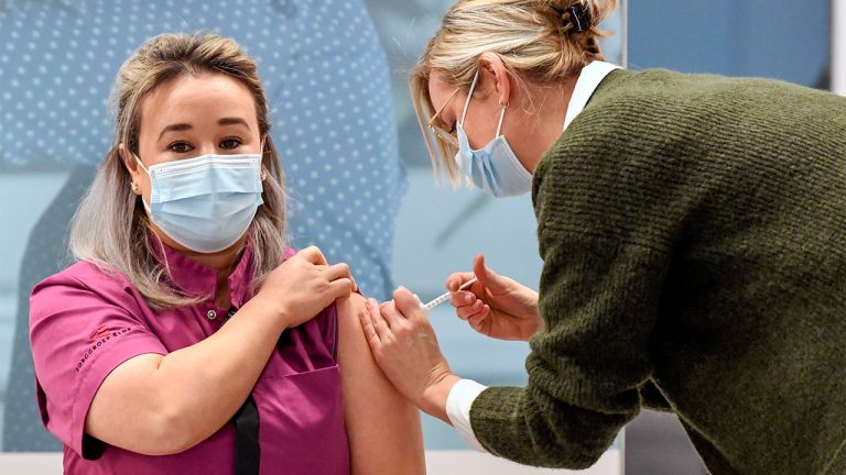 Moderna a cerut autorităților sanitare din SUA să autorizeze a patra doză de vaccin împotriva COVID-19, pentru toți adulții