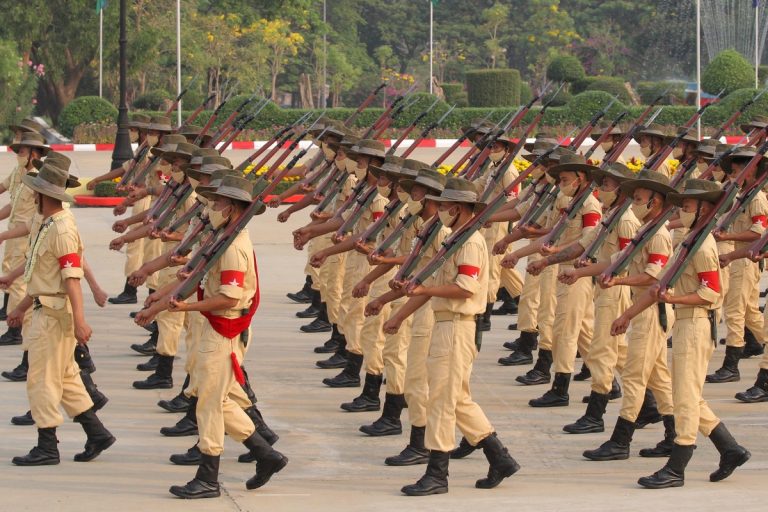 Armata din Myanmar a comis atrocități. Investigație BBC: „Au fost legați, bătuți cu pietre și cu paturile puștilor și torturați toată ziua”