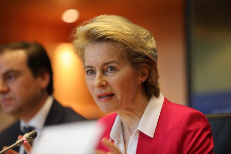 Șefa Comisiei Europene: UE ar trebui să ia în calcul introducerea obligativității vaccinării anti-COVID