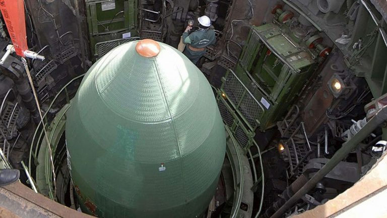 Lukașenko modifică Constituția: Belarus renunţă la statutul de ţară neutră şi non-nucleară