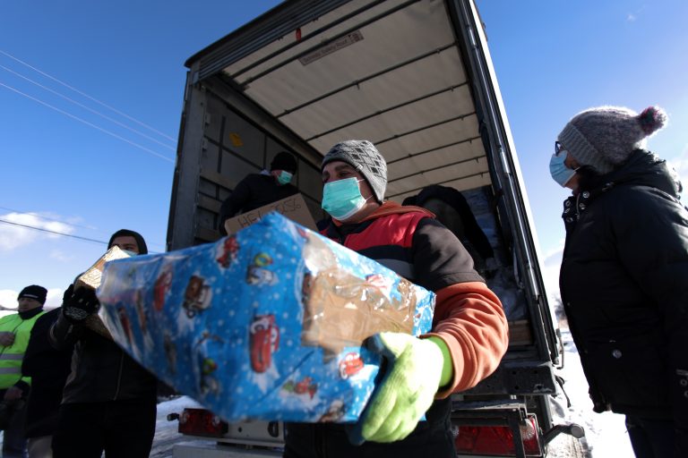 Santa Claus returns to Transylvanian Saxon villages with gifts