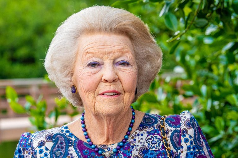 Beatrix, fosta regină a Olandei, diagnosticată cu Covid-19, după ce s-a vaccinat cu a treia doză[