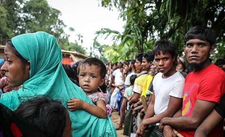 Refugiaţii rohingya cer Facebook despăgubiri de 150 de miliarde de dolari