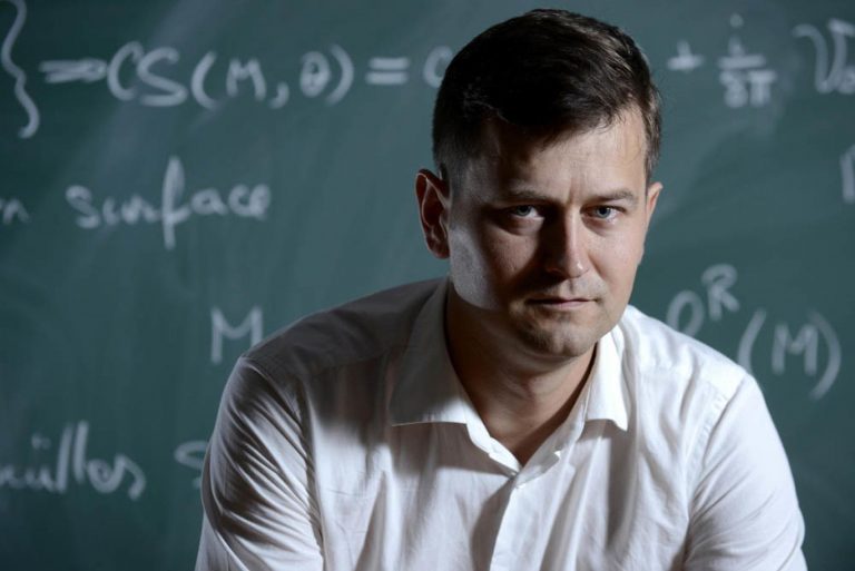 VIDEO | Sergiu Moroianu, soţul lui Clotilde Armand, lansează acuzaţii cu privire la o carte pe care Sorin Grindeanu şi-a trecut-o în CV. Grindeanu:Clotilde, vreţi să deschidem o acoladă şi să vorbim despre Aegis!?