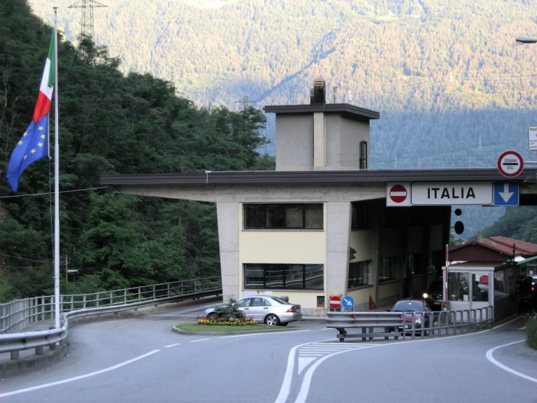 MAE: Noi condiţii de intrare în Italia