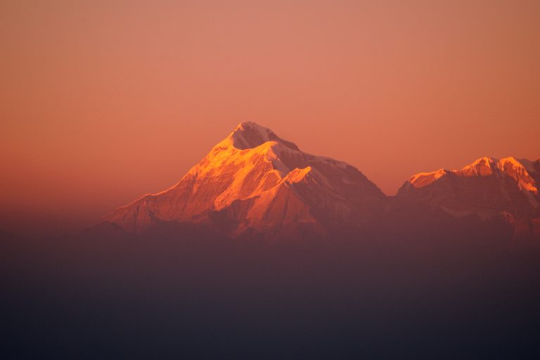 STUDIU: Gheţarii din Himalaya se topesc într-un ritm accelerat