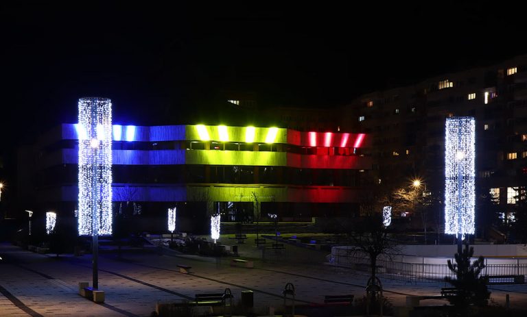 Ethnic Hungarian town celebrates Romania’s national day for 1st time. ‘A sign of normality’-mayor