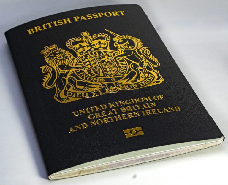 Curtea Supremă din Marea Britanie respinge „genul neutru” pe paşapoarte