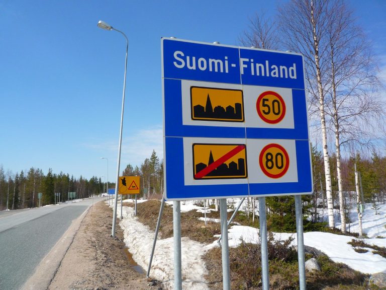 Finlanda interzice intrarea pe teritoriul său a călătorilor străini nevaccinaţi împotriva covid-19