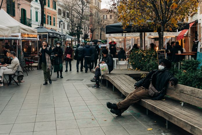 Ghidul complet al restricțiilor COVID din UE. Iată cum se poate călători de Sărbători în Europa
