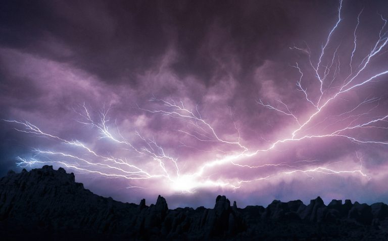 Raport: Catastrofele meteorologice au provocat pagube de miliarde de dolari în 2021