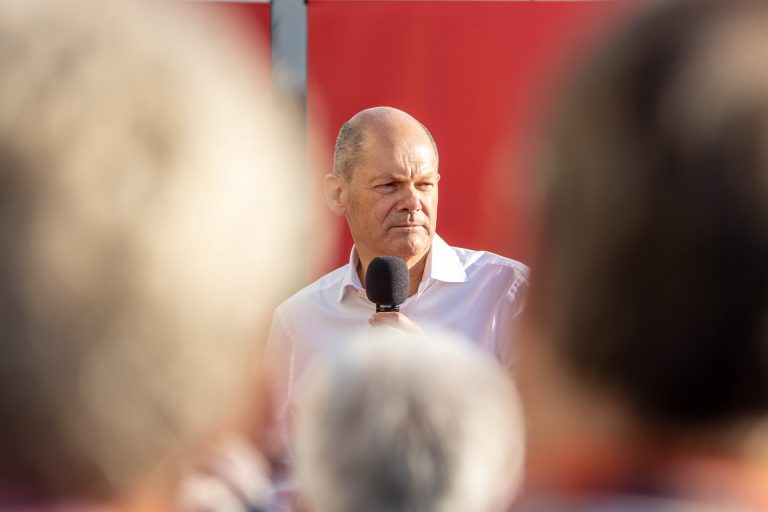 The Spectator: Olaf Scholz e în cădere liberă