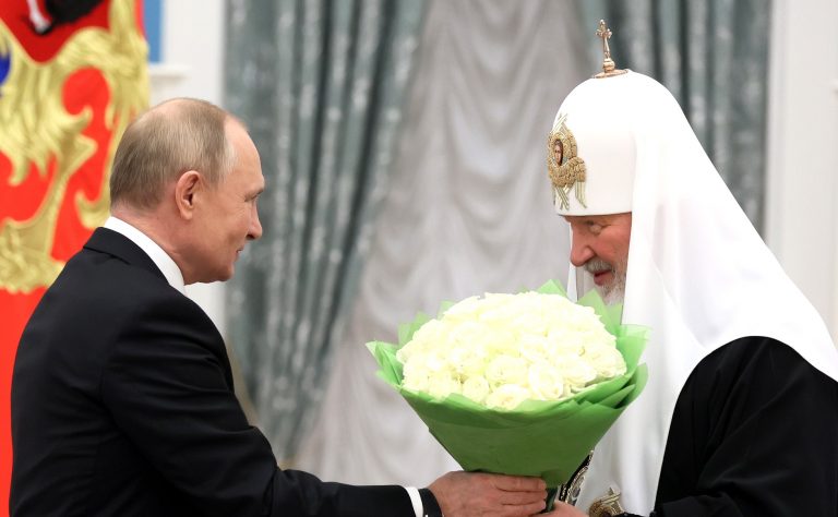 Răspunsul Patriarhului Kiril, după ce Papa Francisc i-a spus să nu fie „băiatul de altar al lui Putin”