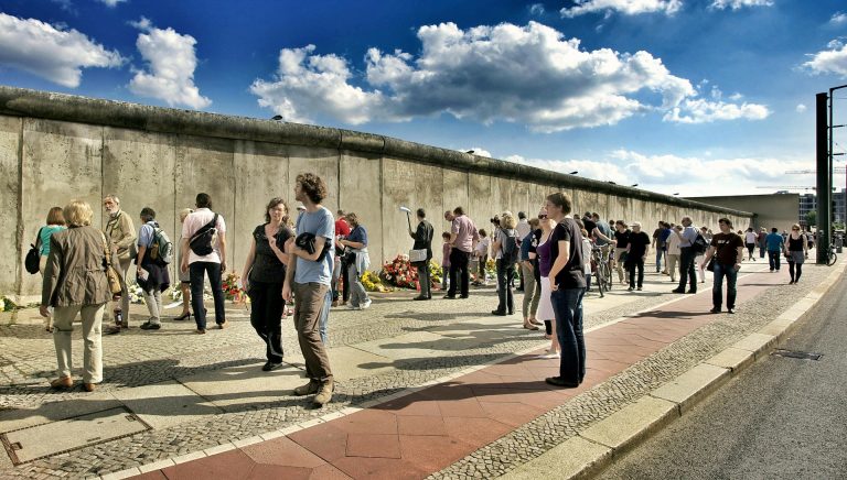 Germania marchează 35 de ani de la căderea Zidului Berlinului
