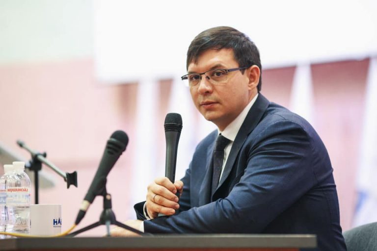 Ucraina | Omul rușilor, conform informațiilor Londrei, a început să transmită semnale? Mesajul lui Muraiev