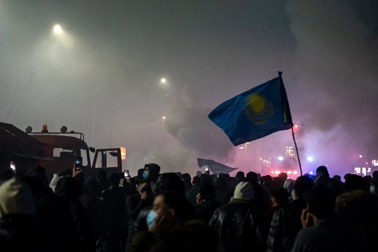 Revoltele din Kazahstan și norocul României