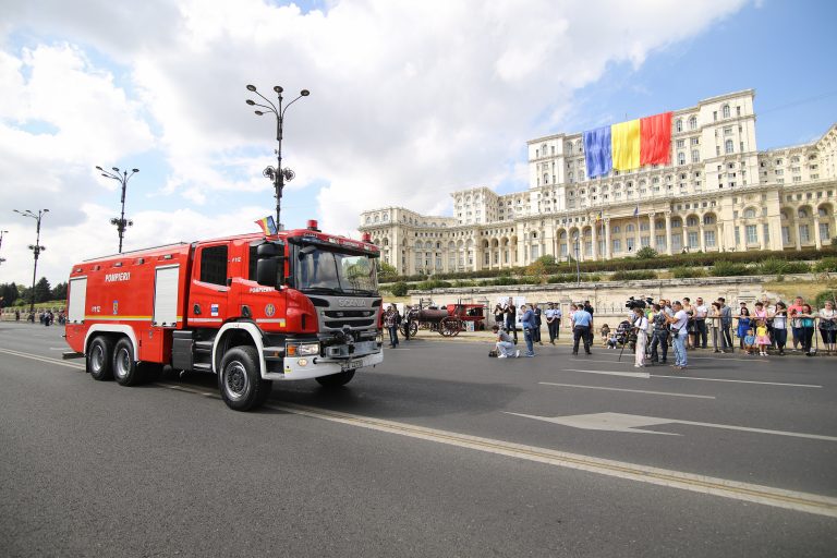 ISU Bucureşti-Ilfov va amplasa câte o autospecială de pompieri în apropierea staţiilor de metrou aglomerate, în timpul orelor de vârf