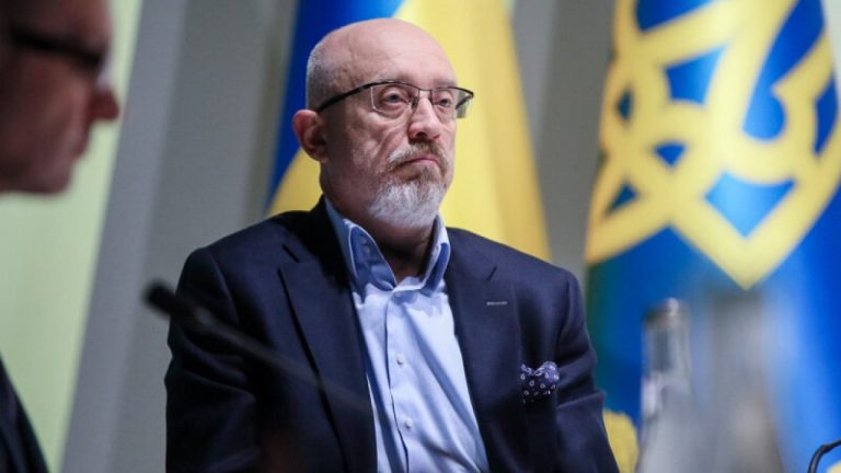 Zelensky fires his Defence Minister