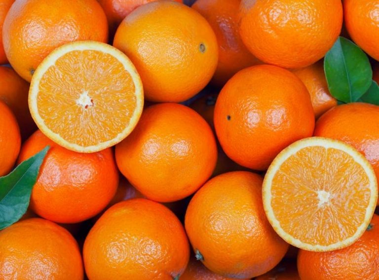 Studiu: O portocală mâncată zilnic ar putea reduce riscul de depresie cu 20%