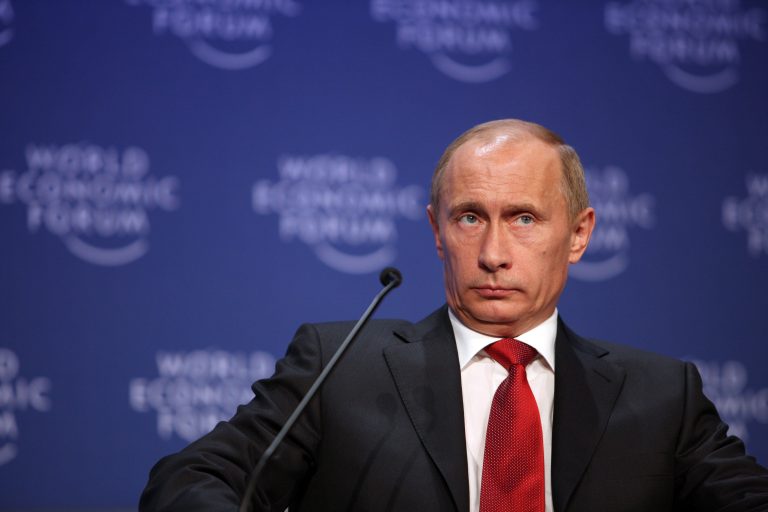 Măsurile disperate ale lui Putin: creşte cu 10% pensiile şi salariul minim, dar şi alocaţiile familiale destinate soţiilor militarilor