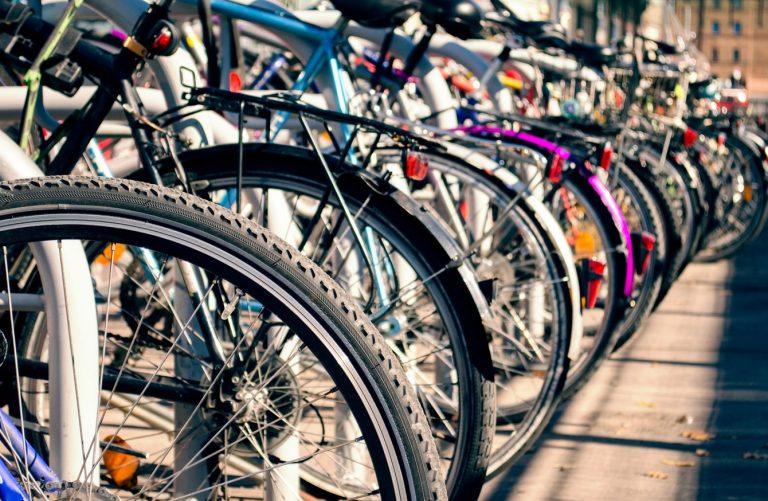 Universitatea Naţională de Artă Teatrală şi Cinematografică oferă gratuit biciclete studenţilor