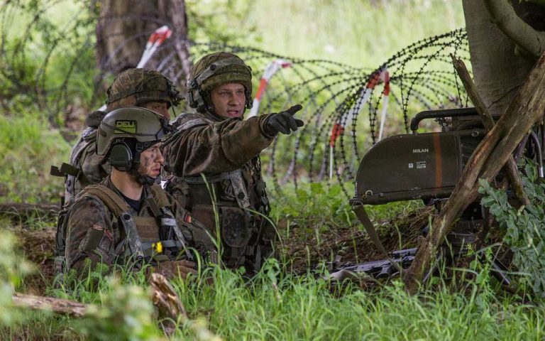 Associated Press: Reticenţa Germaniei în a livra arme Ucrainei are rădăcini istorice şi cauze energetice
