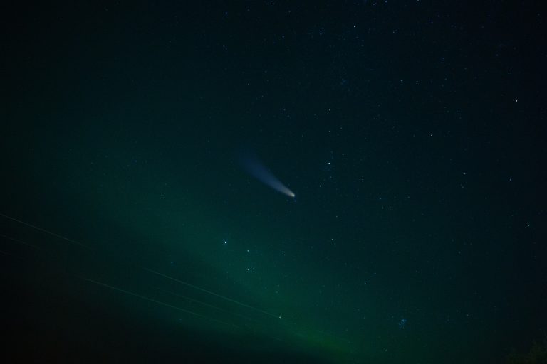 Un asteroid gigant, mai mare decât orice clădire de pe Pământ, va trece pe lângă Terra. Ce spune NASA