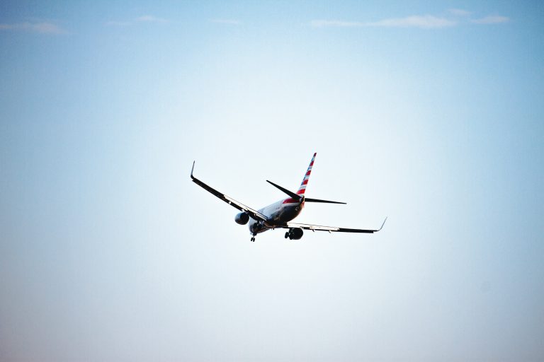 Companiile aeriene americane sunt îngrijorate de „haosul” provocat de tehnologia 5G în apropierea aeroporturilor