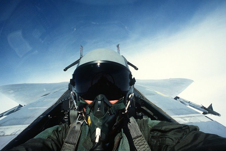 Un membru al echipajului avionului american doborât în Iran a fost salvat