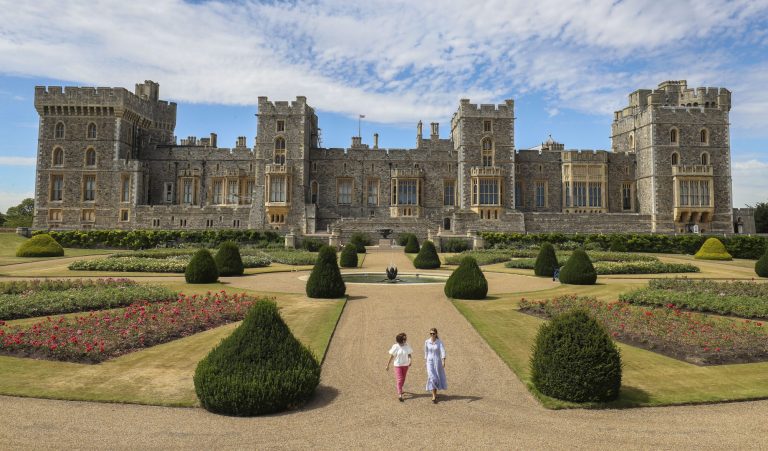 Spaţiul aerian de deasupra castelului Windsor, unde locuieşte regina Elisabeta a II-a, va fi restricționat
