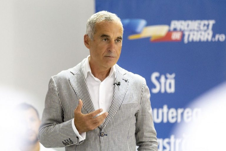 Romanian prosecutors probe politician who publicly praised wartime fascist leaders