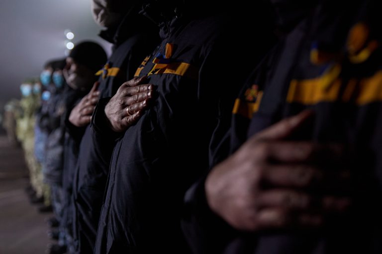 Ucraina va declara starea de urgenţă pe fondul temerilor privind o iminentă invazie rusă