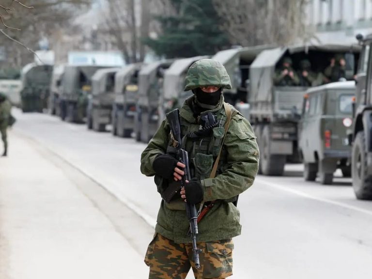 Rusia are acum dreptul de a construi baze militare în Donețk și Lugansk