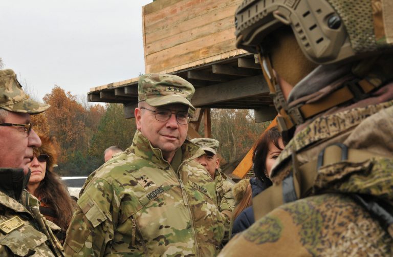 Gen. Ben Hodges are un plan detaliat pentru a pune Rusia la respect în criza ucraineană. Previziuni, strategii, pericole