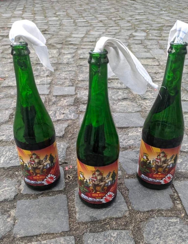 De la bere, la Molotov, într-o berărie din Lvov
