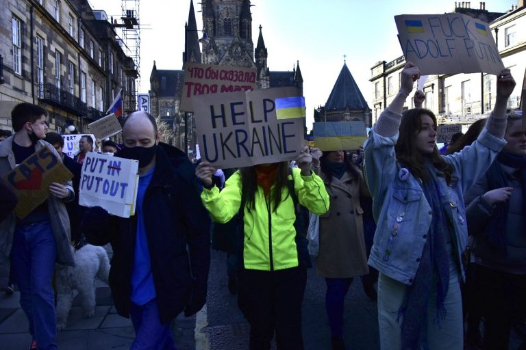 VIDEO | „Putin – teroris!” Val uriaș de solidaritate față de Ucraina în întreaga lume