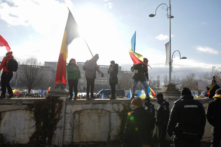 AUR organizează un protest „împotriva regimului Iohannis”, duminică, în Piaţa Universităţii
