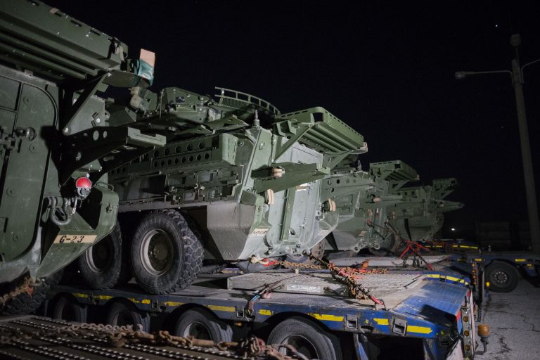 România, în discuţii cu alte state pentru a suplini lipsa militarilor americani