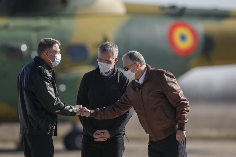 Stoltenberg: Ne creştem prezenţa în mod defensiv pe flancul de est