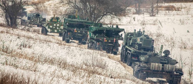 Cine alimentează industria de armament a Rusiei?