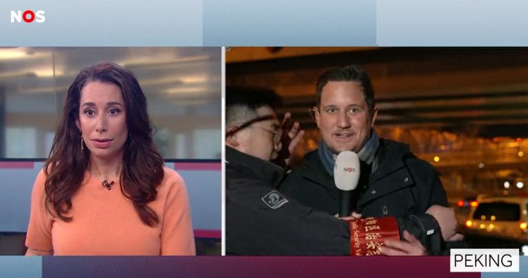 VIDEO | Momentul în care un jurnalist olandez este întrerupt de gărzile de securitate în timp ce transmite în direct de la Jocurile Olimpice din Beijing