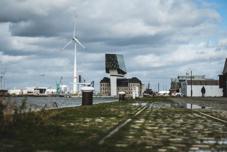 Amplu atac cibernetic în Europa. Țintele: porturi din Germania, Țările de Jos și Belgia
