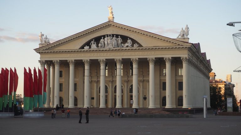 Familiile diplomaţilor americani părăsesc Belarusul