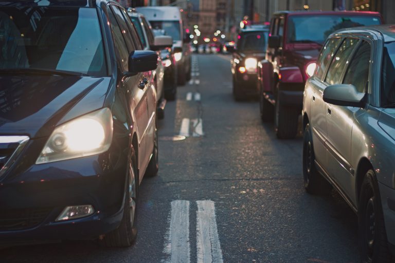 Guvernul a adoptat noua lege a zgomotului ambiental. Autorităţile trebuie să întocmească hărţi de zgomot