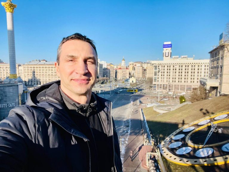 Primarul Kievului îl critică pe Zelenski pentru greşeli şi îndeamă la sinceritate cu privire la situaţia de pe front