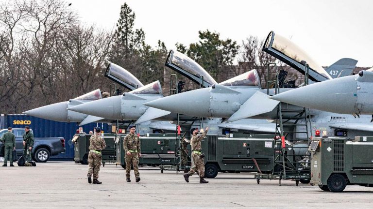 U.S to extend troop deployment to Romania