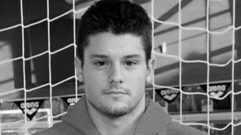 Un poloist de la Dinamo în vârstă de numai 23 de ani a murit în timpul meciului cu Rapid
