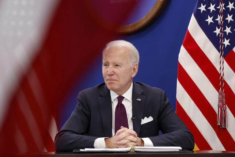 La doi ani de la moartea lui George Floyd, preşedintele Biden reformează poliţia din SUA