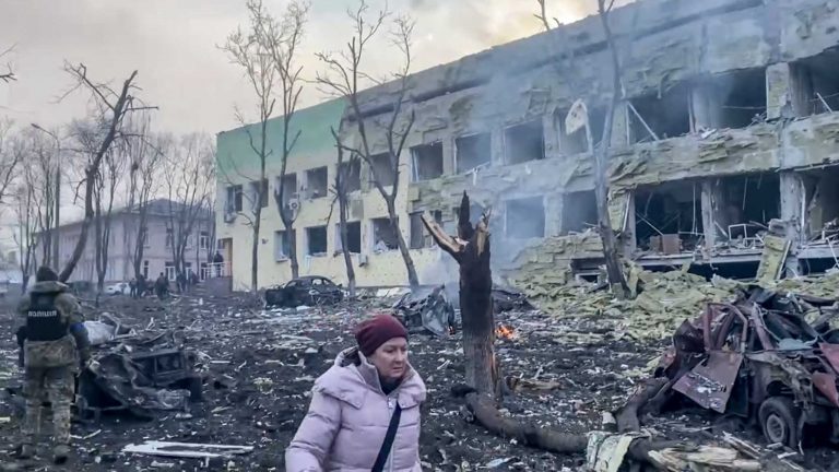 Asediul din Mariupol | Cel mai mare spital, ocupat de forțele ruse. Personalul medical şi pacienţii ar fi fost luaţi ostatici